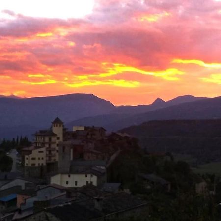 Apartament Gran Pirineu モントフェレル エクステリア 写真