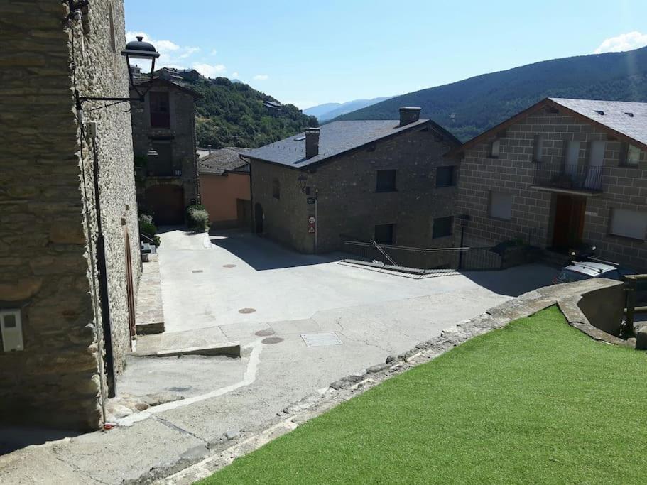 Apartament Gran Pirineu モントフェレル エクステリア 写真