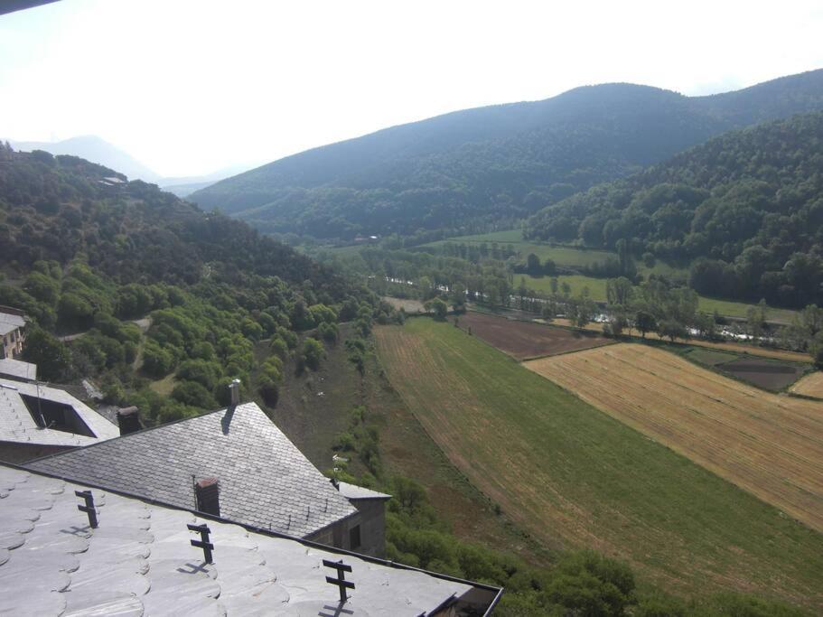 Apartament Gran Pirineu モントフェレル エクステリア 写真